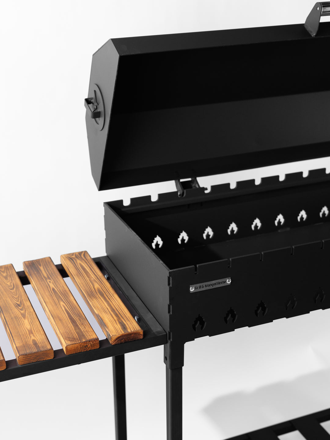 Stationärer Mangal auf Rädern für 18 Spieße mit Deckel – 5 mm Stahl!