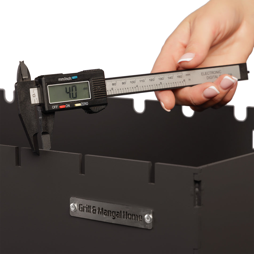Stationärer Grill mit klappbaren Beinen für 9 Spieße, 4 mm