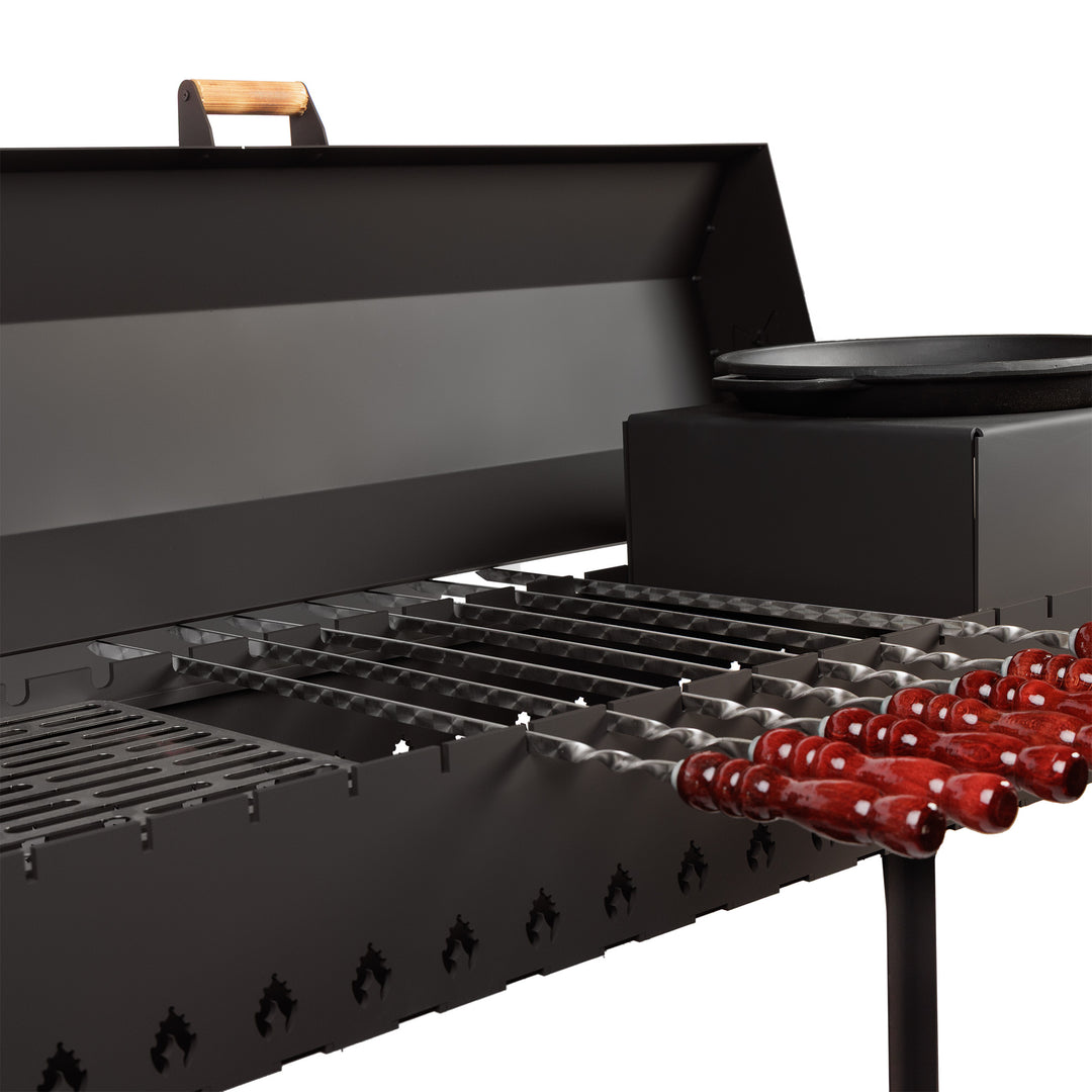 Stationärer Mangal auf Rädern für 18 Spieße mit Deckel – 5 mm Stahl!